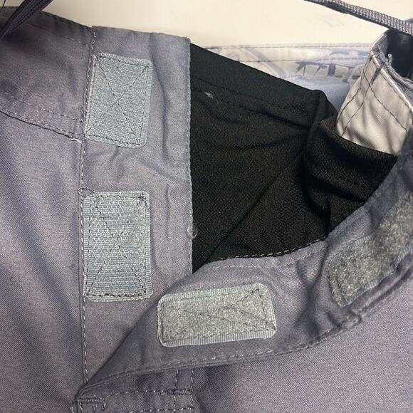 Ron Jon Surf Shop Gray Hoop & Loop/ Tie Closure Swim Trunks w/ Cargo Pocket- 34 - Picture 8 of 14